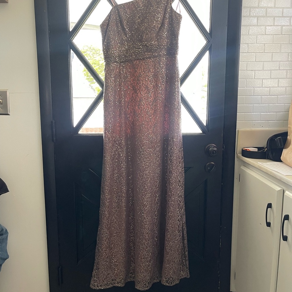 Elegant One-Shoulder Evening Gown